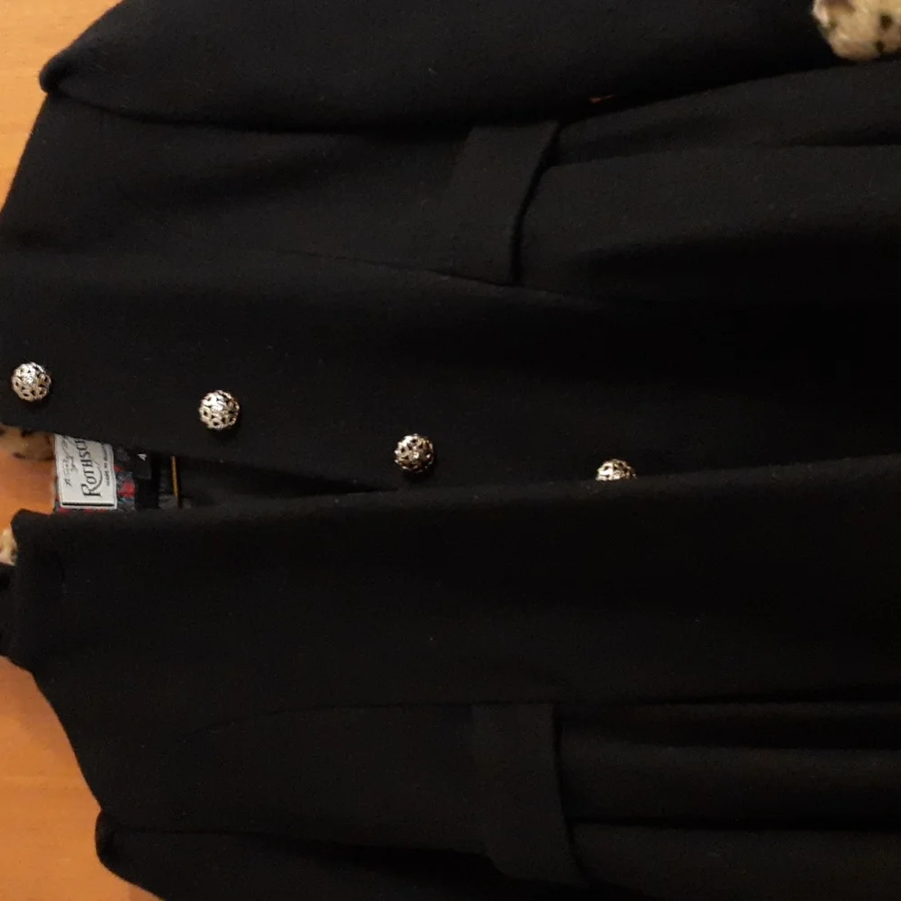 Coat - Picture 5 of 8